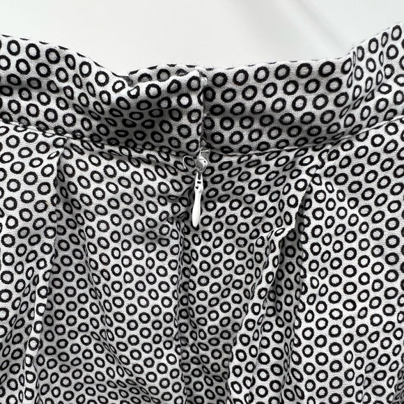 Max Studio White London Cotton Pleated Skirt - Picture 9 of 11